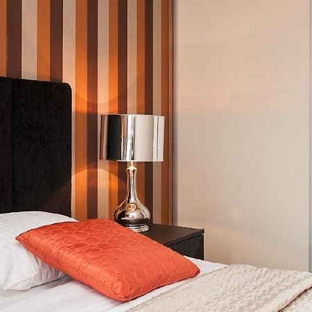 Waterlane Pool & Gym Apartments Gdansk Ngoại thất bức ảnh