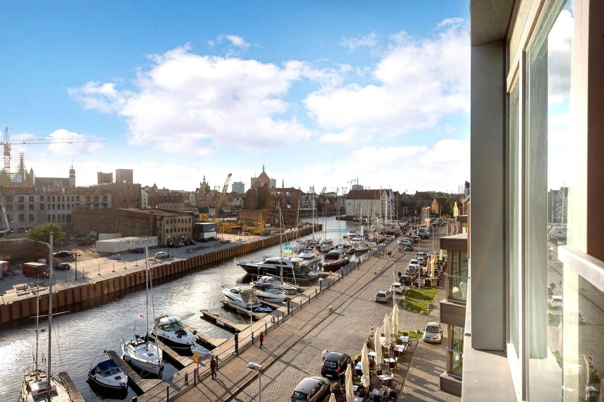 Waterlane Pool & Gym Apartments Gdansk Ngoại thất bức ảnh