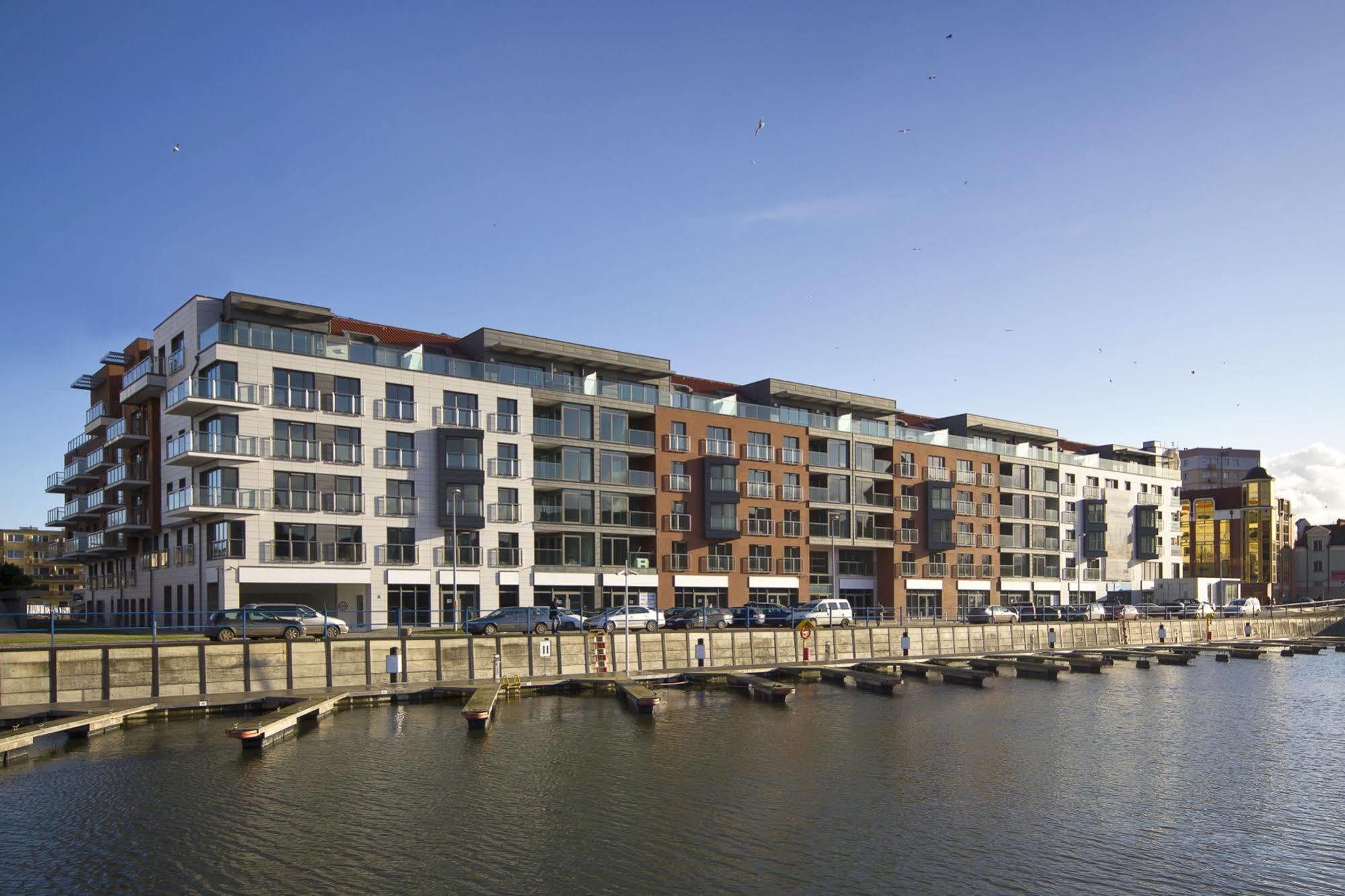 Waterlane Pool & Gym Apartments Gdansk Ngoại thất bức ảnh